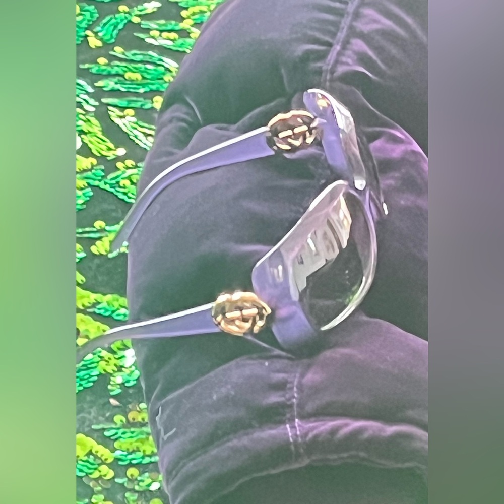 Gucci Purple Sunglasses with Gold Details - Picture 6 of 8